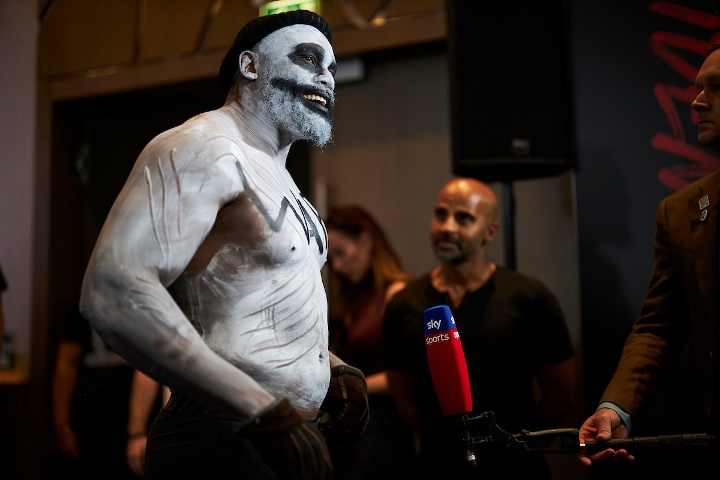 Photos: Usyk, Chisora - Face To Face For Halloween War - Boxing News